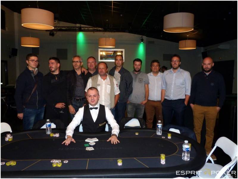 Les heureux finalistes du tournoi de poker réalisé à Saint-Etienne