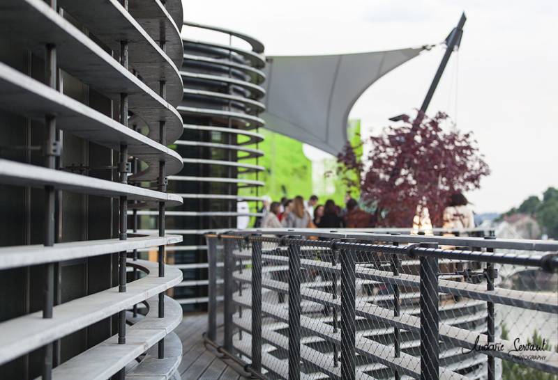 Passage sur le toit terrasse pour votre évènement entreprise à Lyon