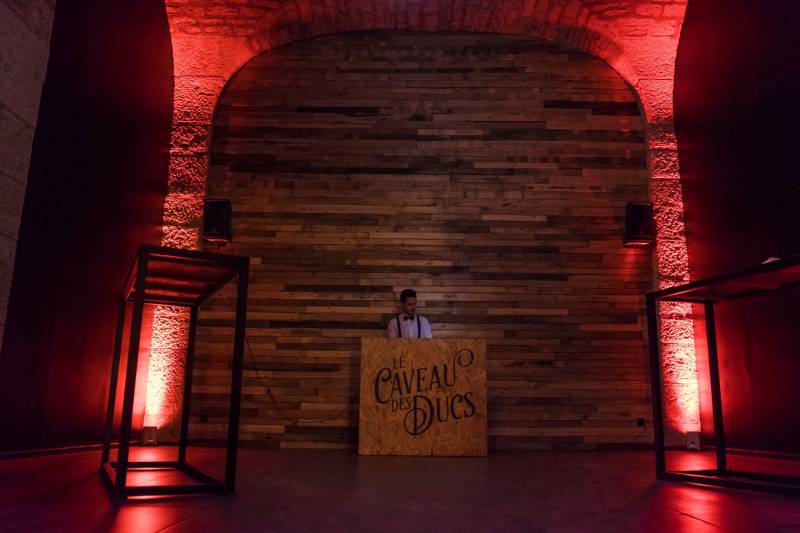 le fond du caveau des ducs se prête particulièrement à une salle poker privée pour un incentive à Dijon