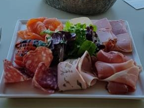 Dégustation à l'aveugle de vins pendant l'apéritif de votre événement