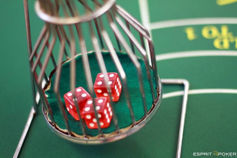 Les dés de la fortune chuck a luck apporteront une touche de hasard pour votre évènement à Vichy