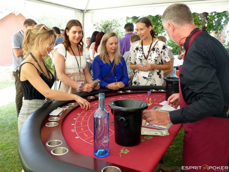 Animation oenologique avec table de dégustation à l'aveugle