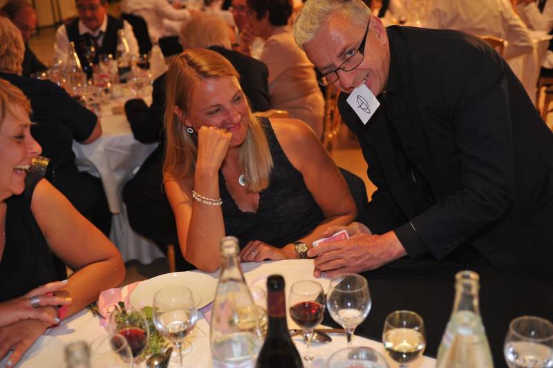 Francky Tricheur magicien close-up et table de triche pour vos soirées Casino Esprit Poker