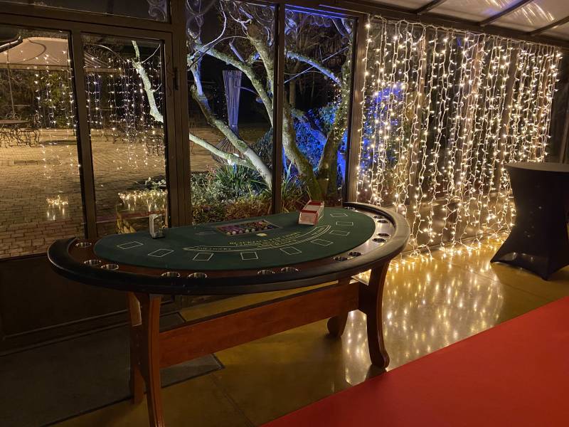 Plongez dans la ferveur et l'ambiance d'une soirée entreprise Gatsby dans le Beaujolais