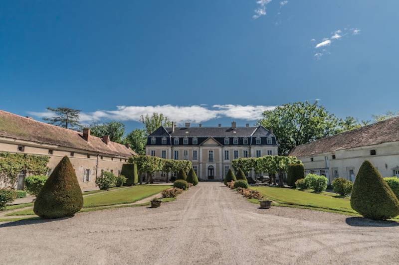 Château de Magneux dans la Loire pour vos événements avec animations Poker et Casino