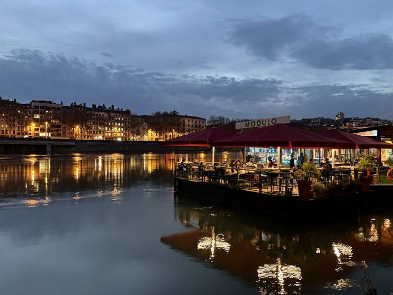 Animation Casino sur une péniche à Lyon