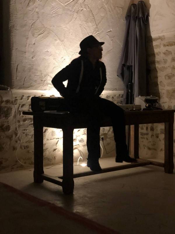 Notre croupière Esprit Poker en mode tenancière de tripot