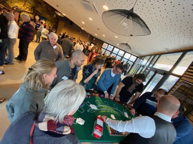 Marc vous initiera au black jack lors de votre activité en demi-journée dans la drôme pour votre entreprise