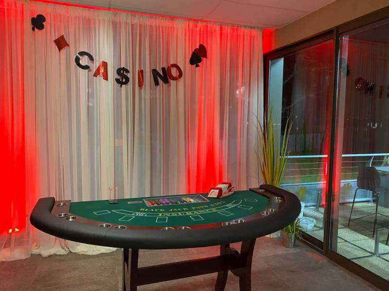 Table de black jack lors d'une activité entreprise réseau à Lyon