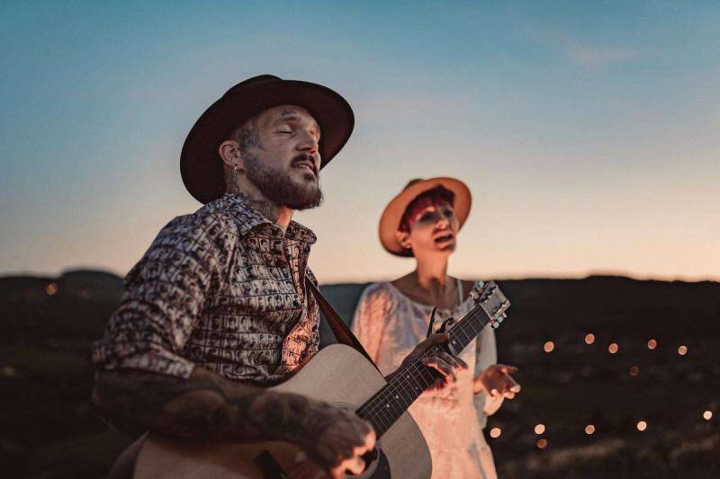 Mise en relation d'artistes musicaux et organisateurs d'événements en France LINKABAND