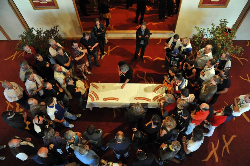 Francky Tricheur magicien close-up et table de triche pour vos soirées Casino Esprit Poker