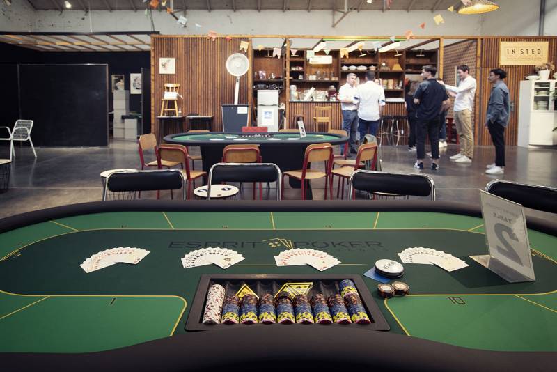 Tournoi de Poker pour remercier clients et partenaires chez In Sted, un lieu Vintage dans le centre de Lyon