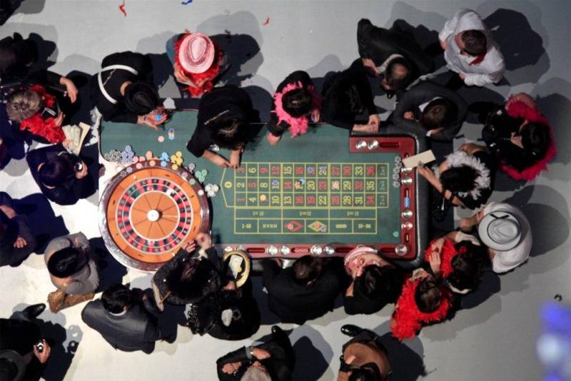 Table de Roulette en vue aérienne lors d'une soirée de Gala sur le thème années folles à l'Arcadium à Annecy