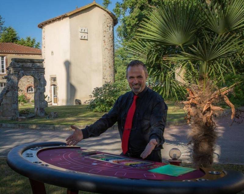 Animation Casino des vins en extérieur lors du vin d'honneur d'un mariage