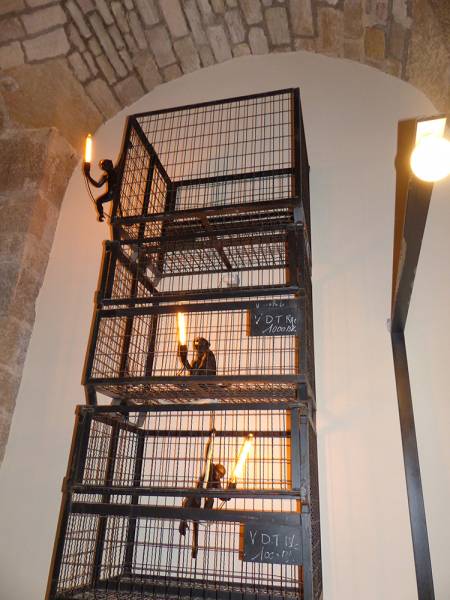 Une décoration atypique dans ce caveau bourguignon parfaitement adaptée à nos animations oenologiques pour entreprise