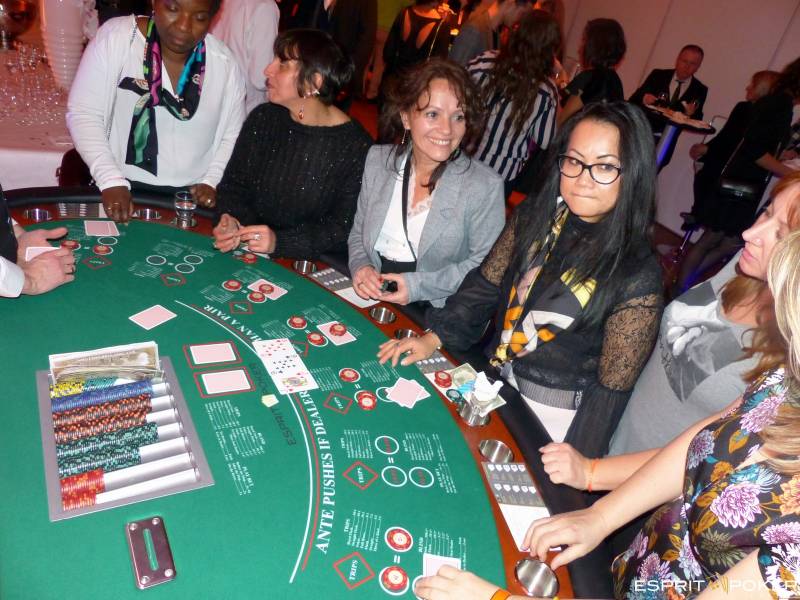 Découvre l'ultimate poker pour votre animation entreprise à Lyon