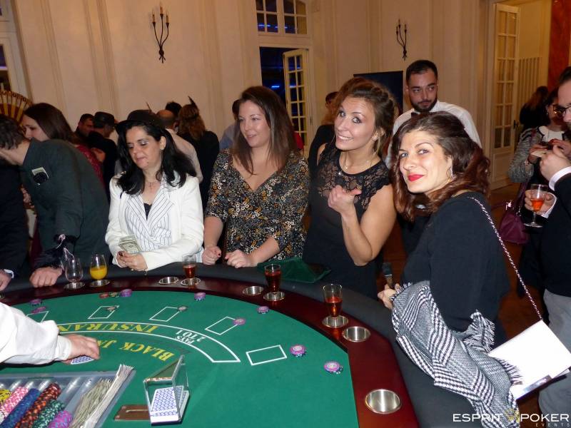 Divertissez vos convives en organisant une animation casino black au Château de Rajat