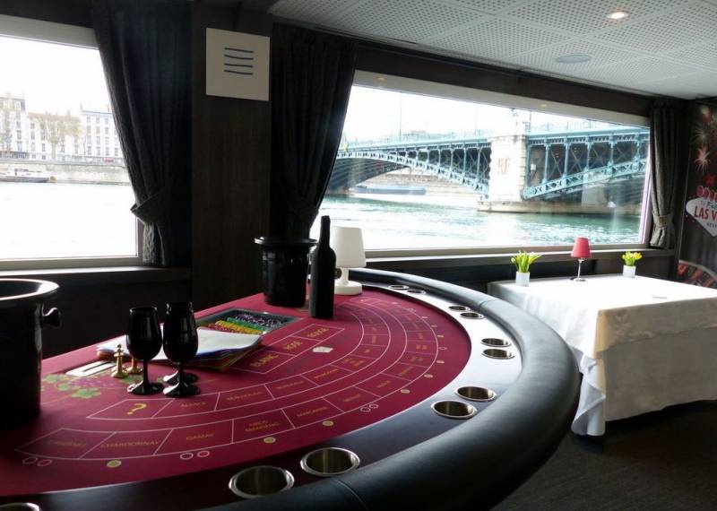 Casino des Vins pour pimenter votre croisière sur la Seine à Paris
