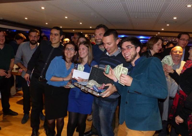 Animation casino pour vos événements d'entreprise à Paris en péniche