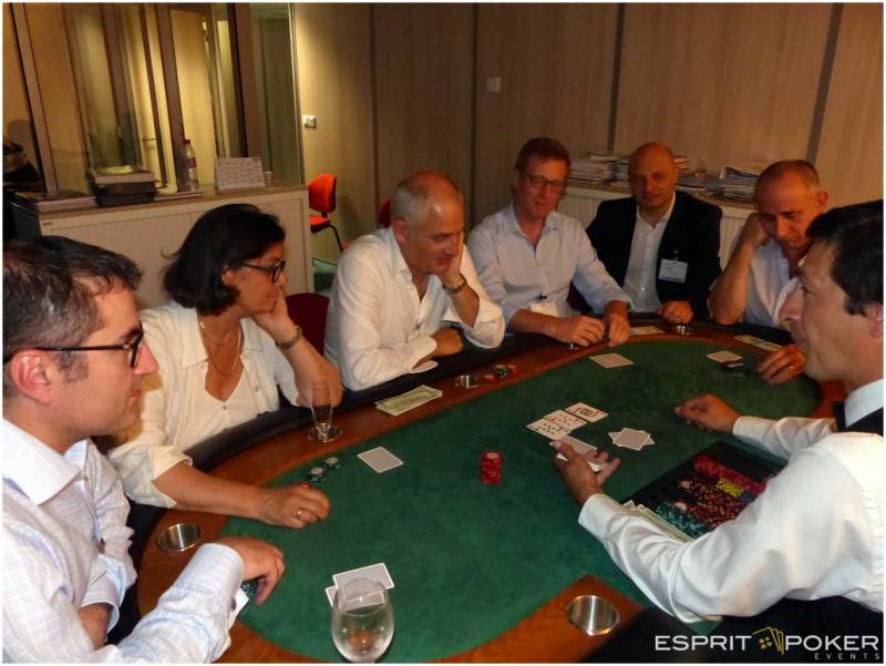 Le poker pour une fête d'ouverture de nouveaux locaux d'entreprise