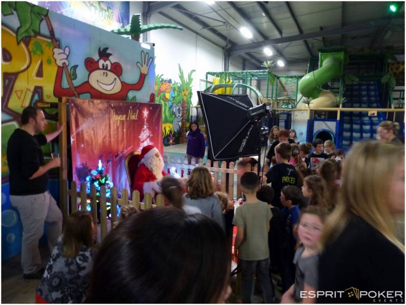 Mascotte Père Noël pour la remise des cadeaux de votre arbre de noël à Bourgoin-Jallieu