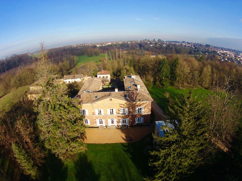 Vue aérienne du Château d'Ars, lieu idéal pour vos événements