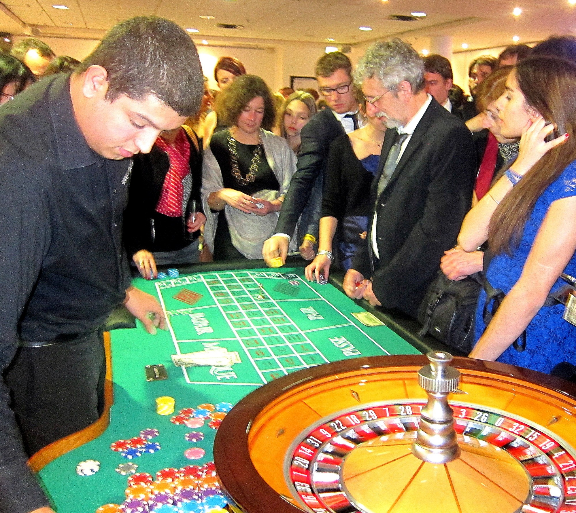 Envie d'une activité originale pour votre séminaire à Saint-Etienne ? Plongez vos invités dans l'ambiance d'un casino