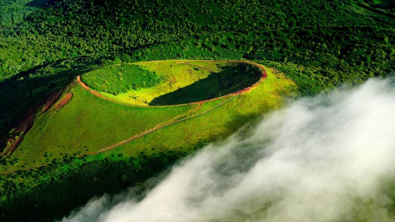 Venez ressentir l'éruption de joie autour de nos tables de casino au milieu des volcans millénaires