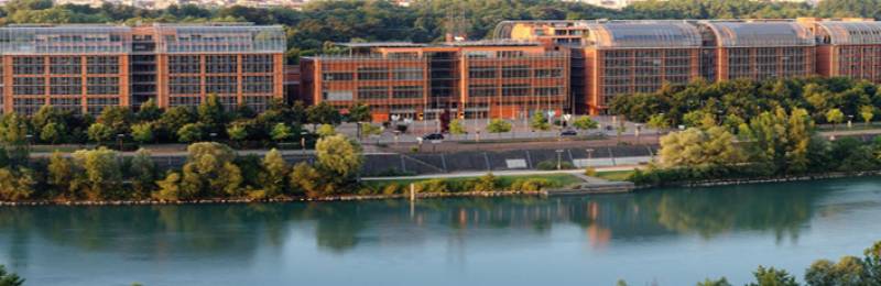 Lieu de réception le palais des Congrès de Lyon à la Cite Internationale